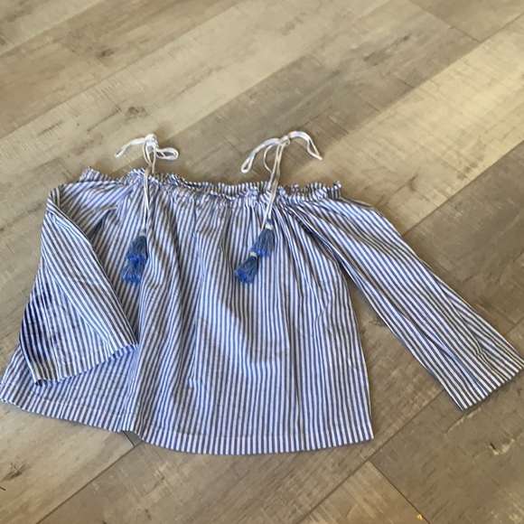 CLUB MONACO Pin stripeTop - Picture 2 of 4